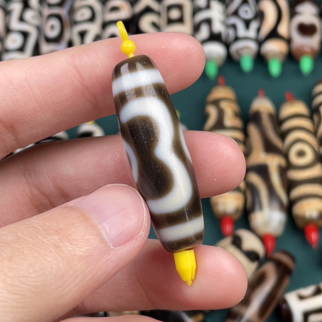 玛瑙/玉髓裸珠37.8 11.7 行运如意图腾