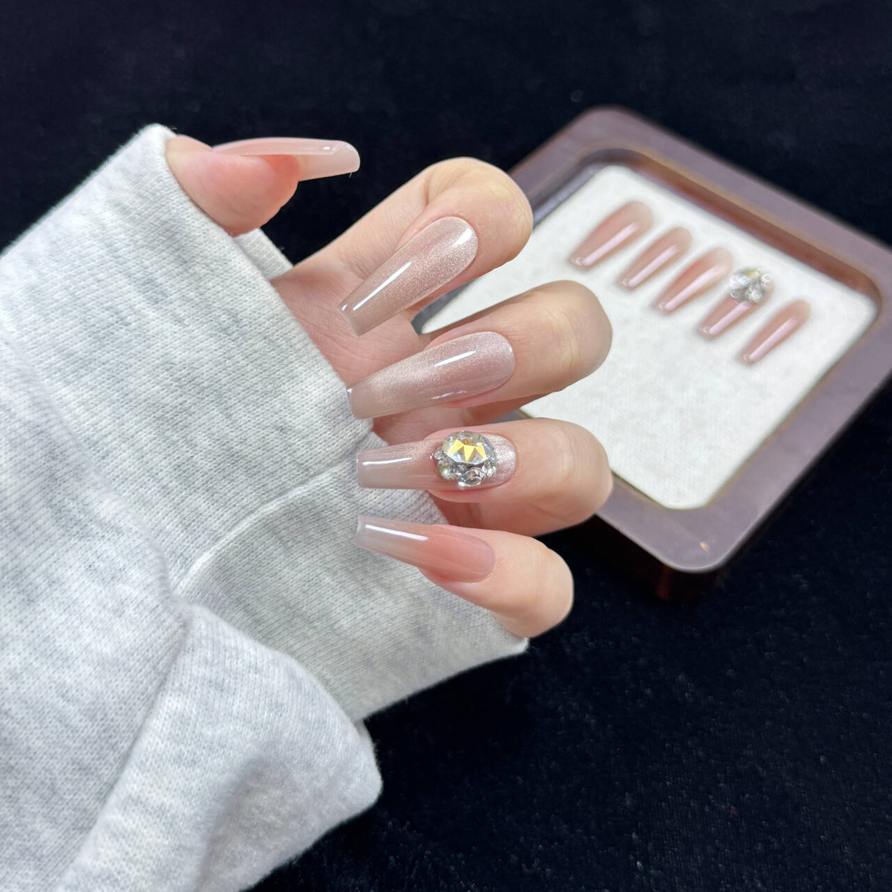 【罗曼蒂克】温柔显白裸色带钻渐变猫眼高级感简约穿戴甲