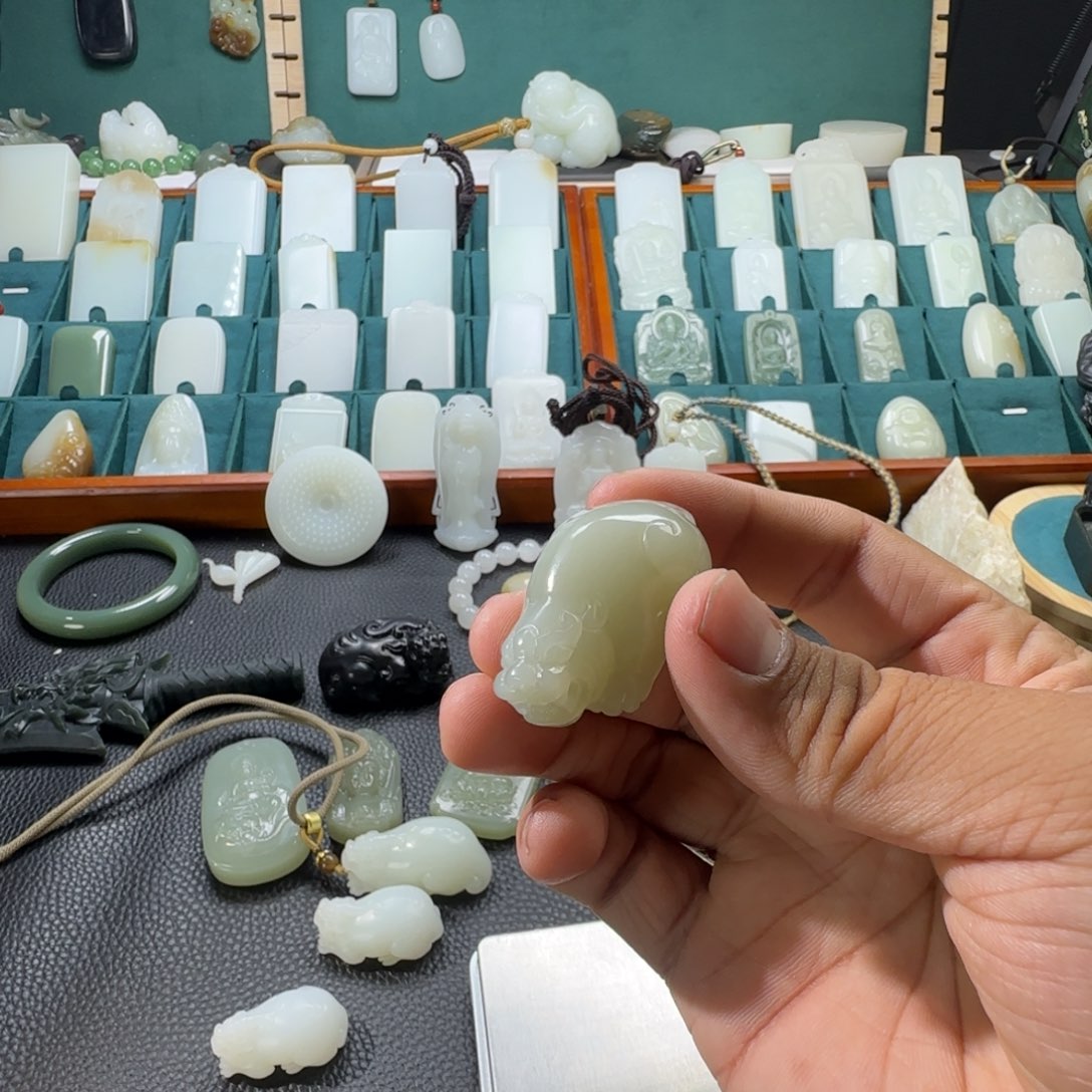 和田玉挂件未镶嵌