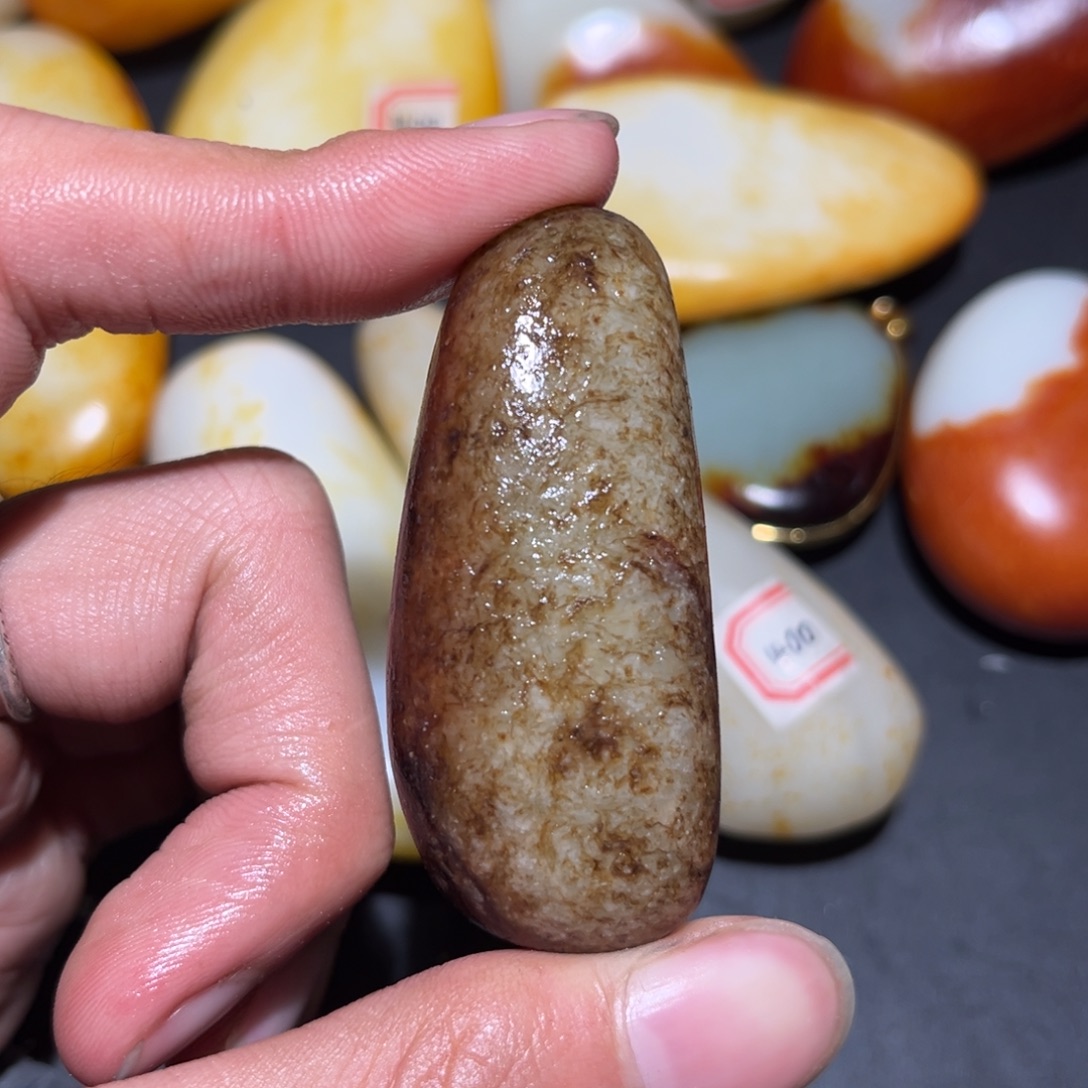 和田玉未镶嵌珠宝奇石