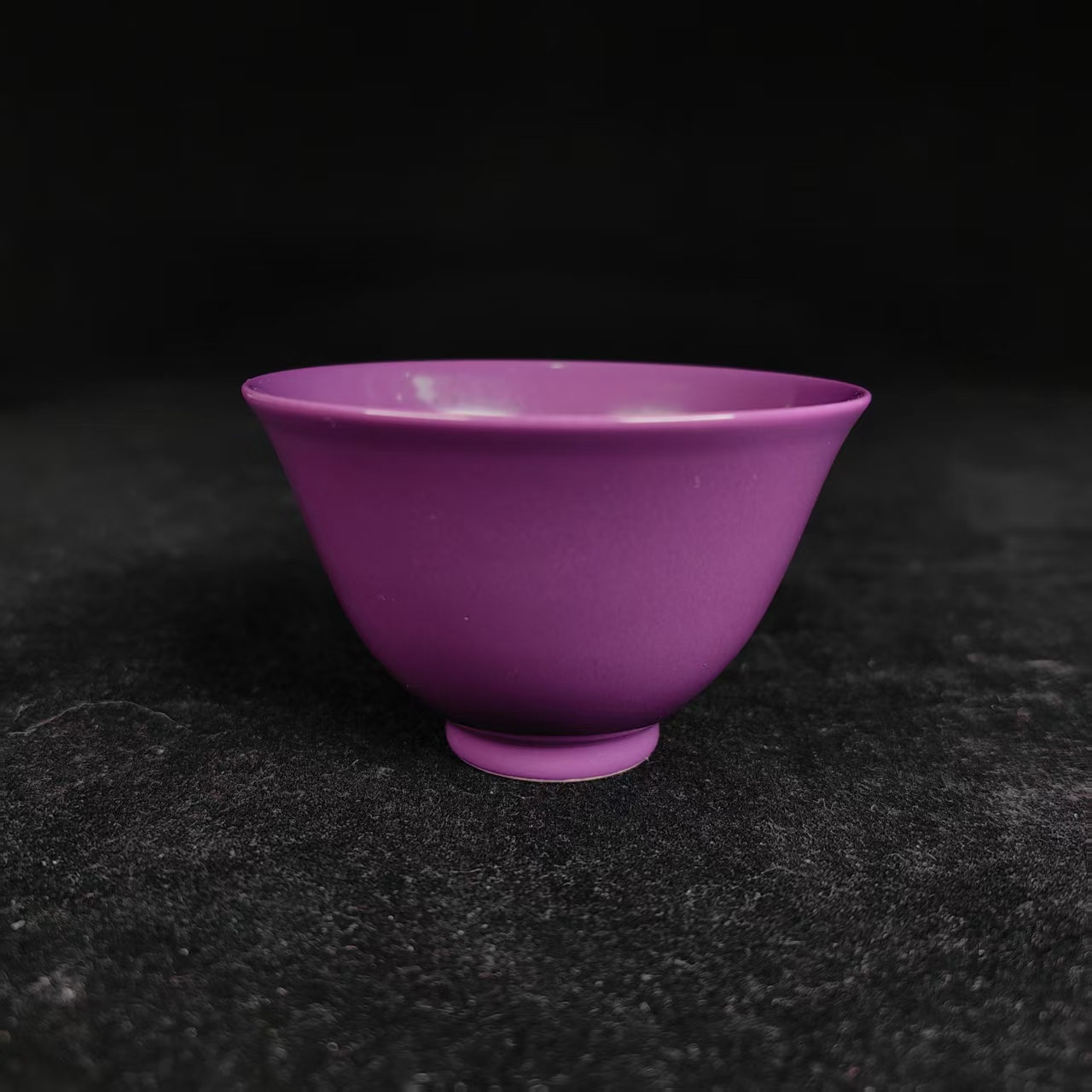 茄皮紫釉杯      