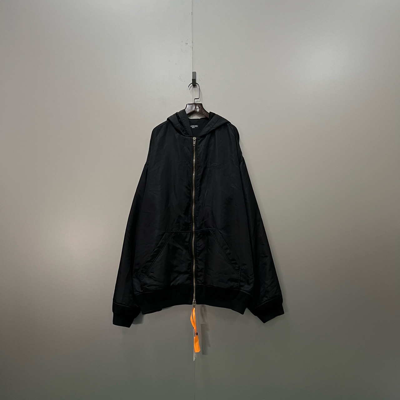 95新 Balenciaga/巴黎世家 （jp）205黑色刺绣连帽外套 M码