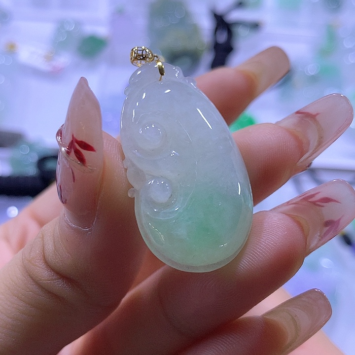 翡翠18K金镶嵌颈饰天然翡翠A货吊坠