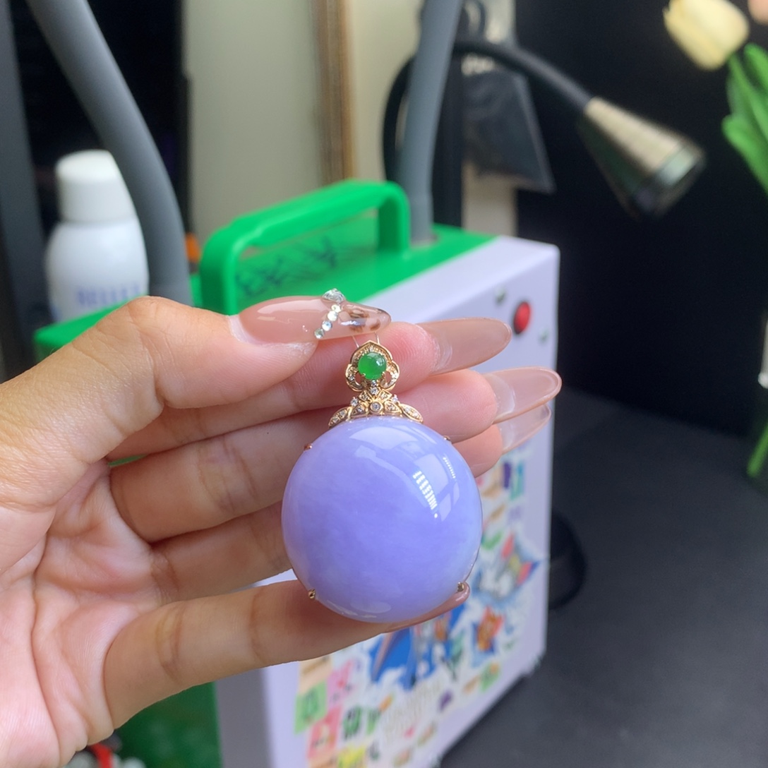 翡翠18K金镶嵌颈饰