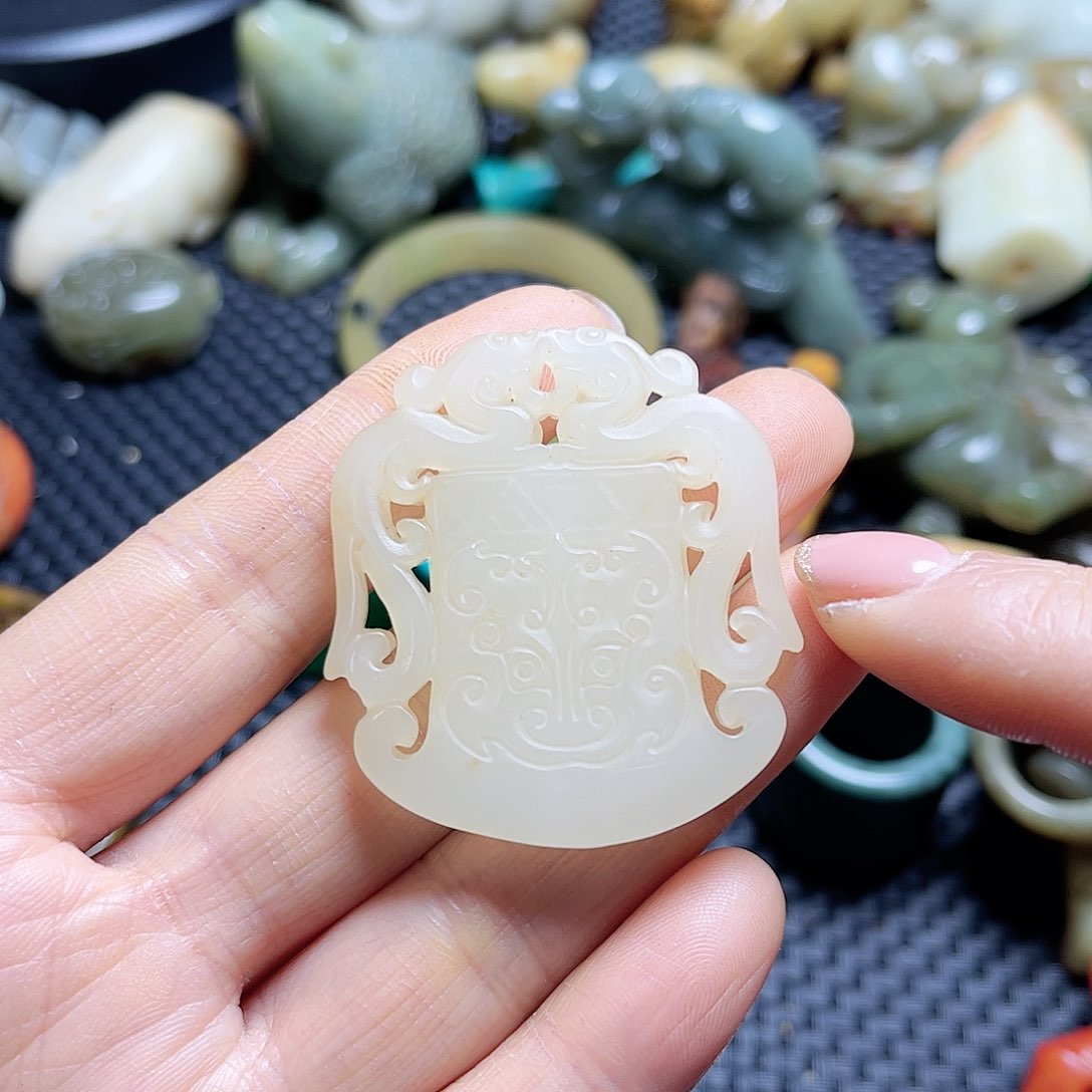 白玉菩提吊坠摆件