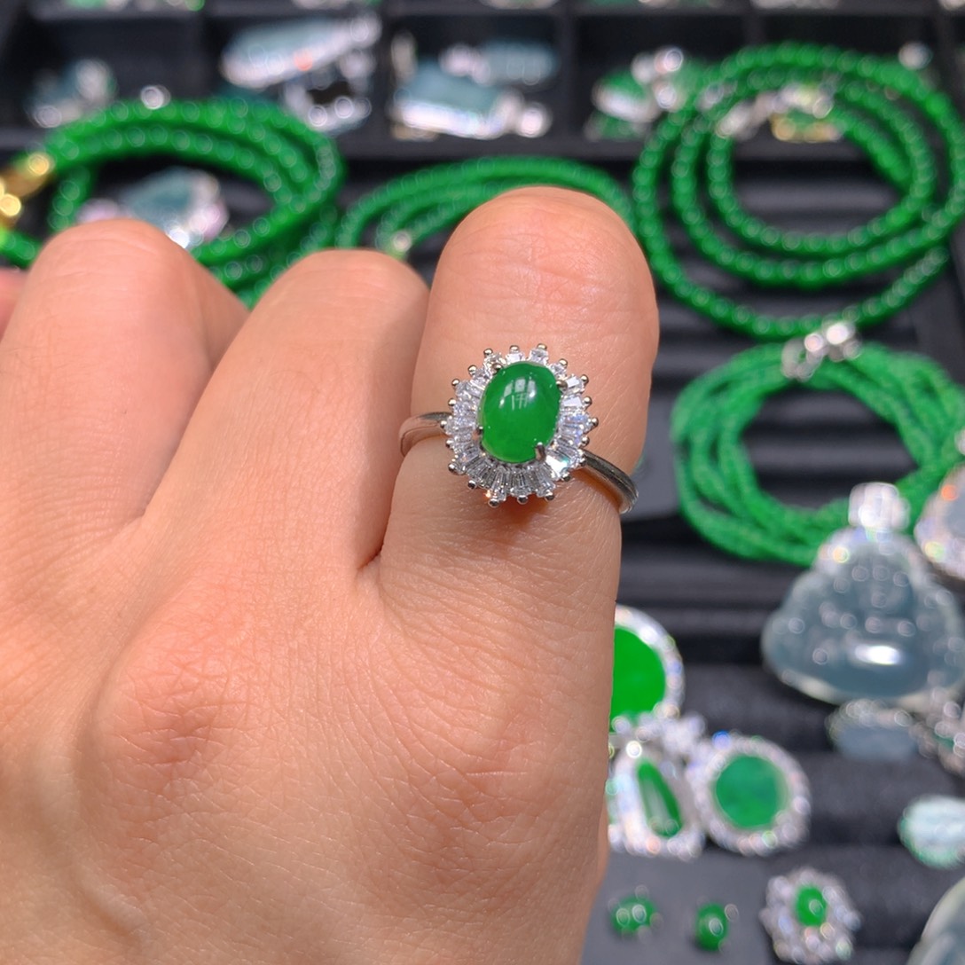 翡翠耳饰未镶嵌天然