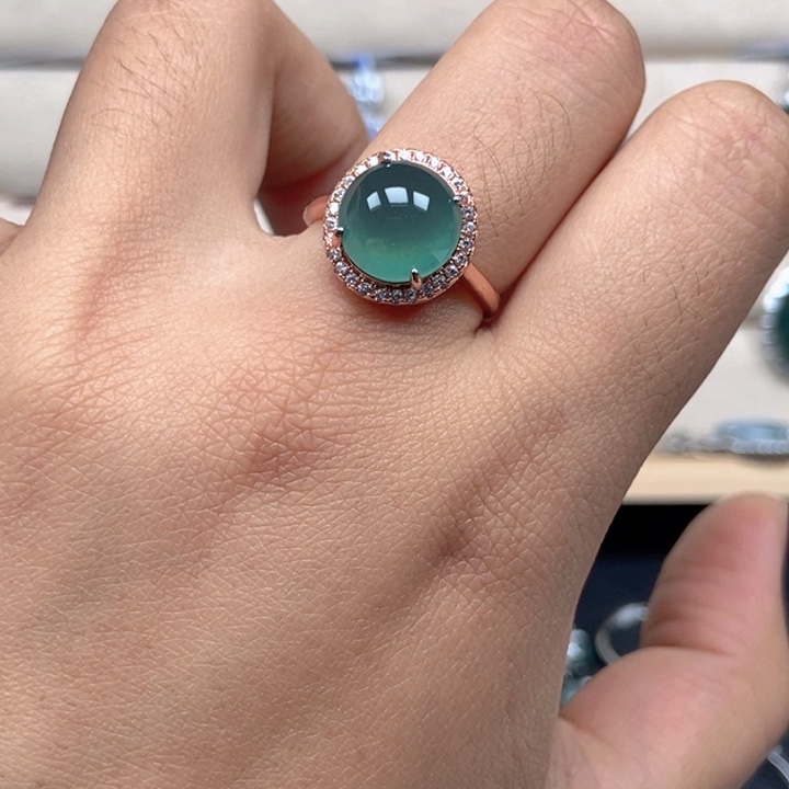 崔***.翡翠未镶嵌戒指戒指