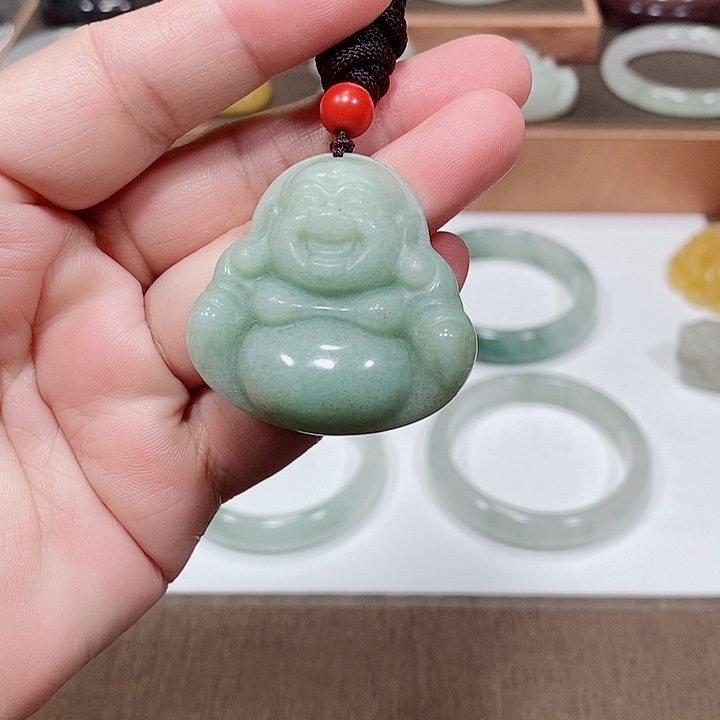 石英质玉颈饰未镶嵌