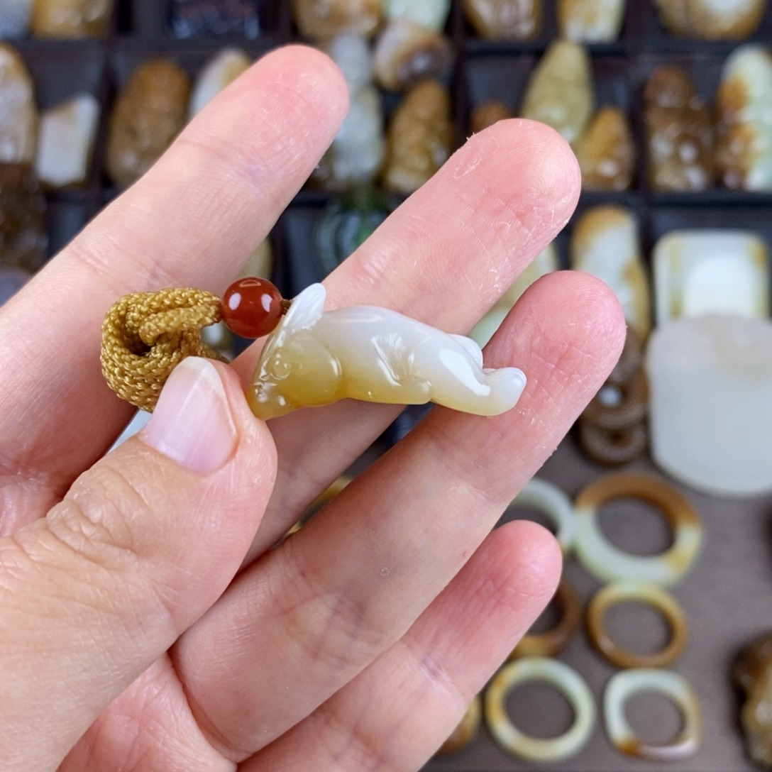 和田玉颈饰未镶嵌