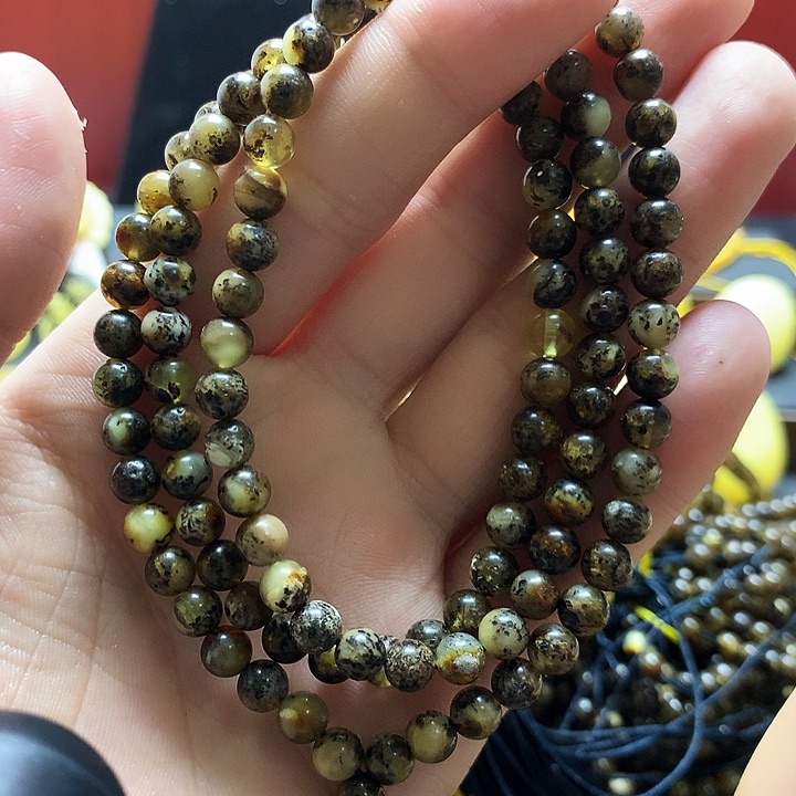 琥珀珠宝奇石未镶嵌