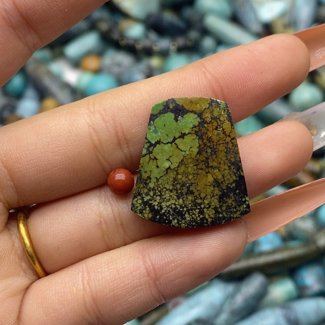 南红玛瑙未镶嵌珠宝奇石