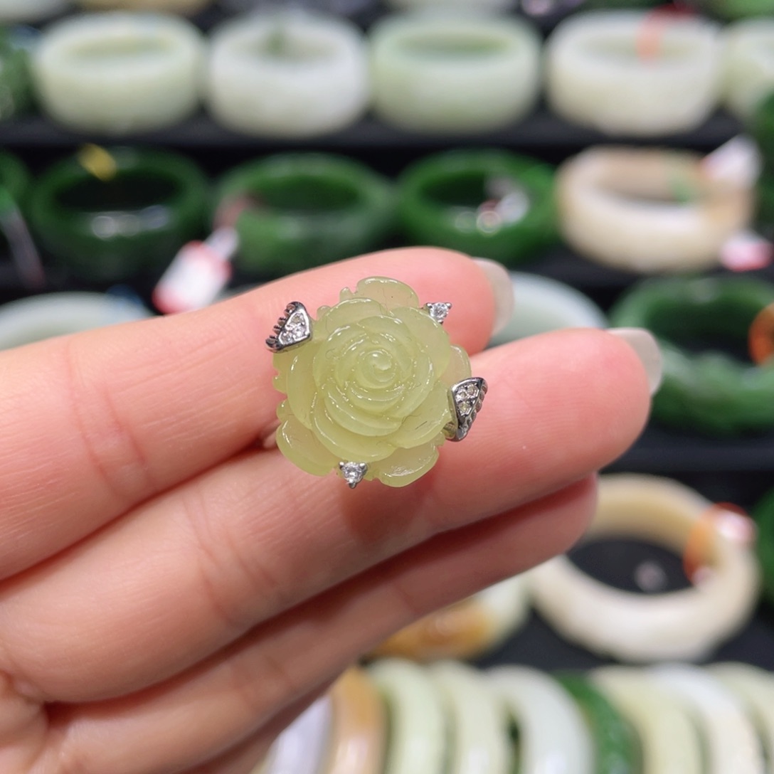 银S925镶嵌戒指和田玉