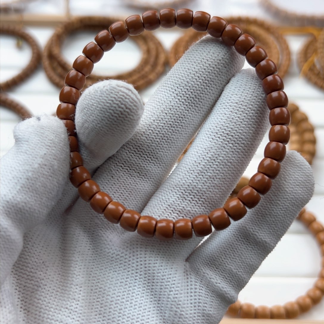 橄榄核手串撅****?6.1核尖手串老油核