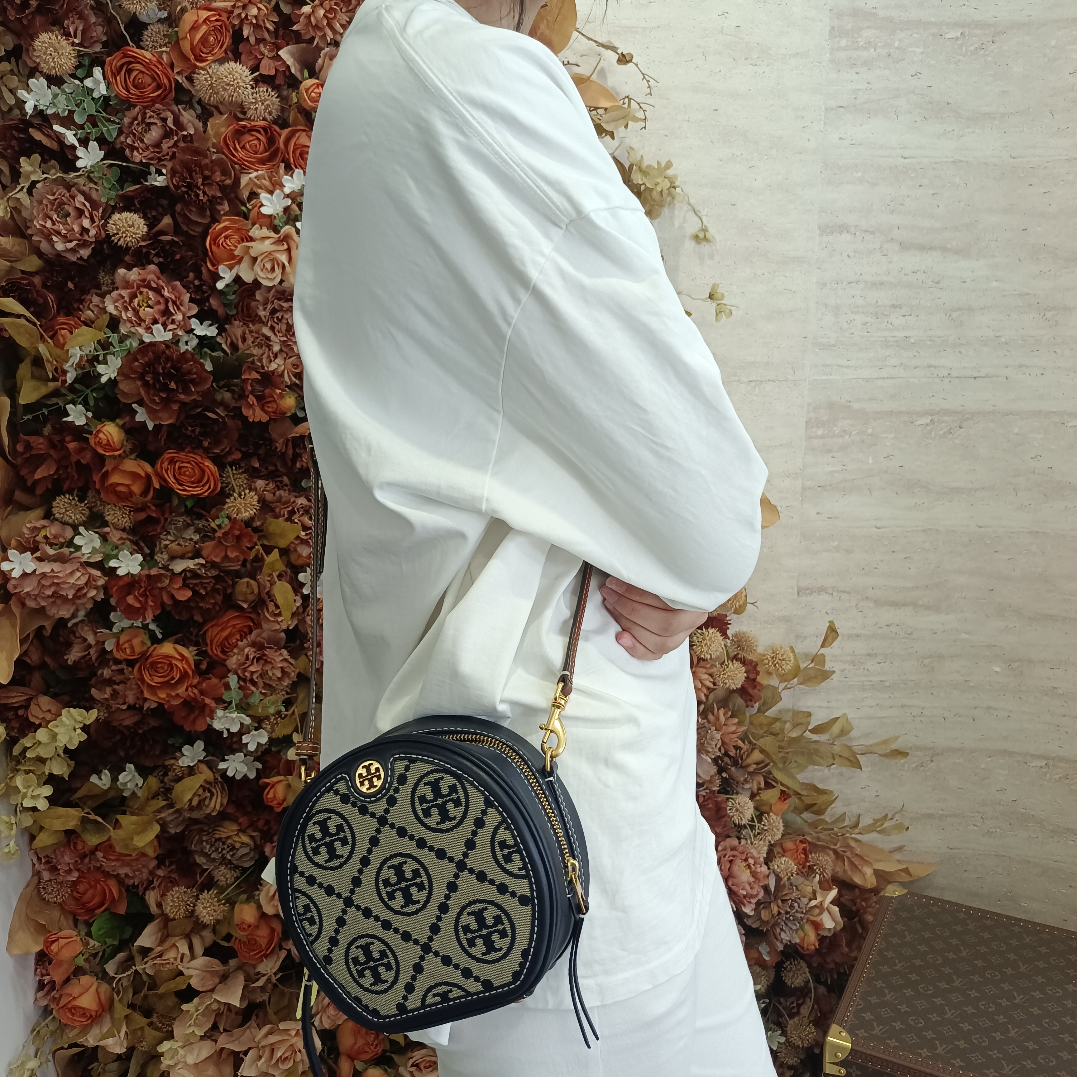 95新 TORY BURCH/汤丽柏琦 冰冰中古/汤丽柏琦/圆饼/藏青色斜挎