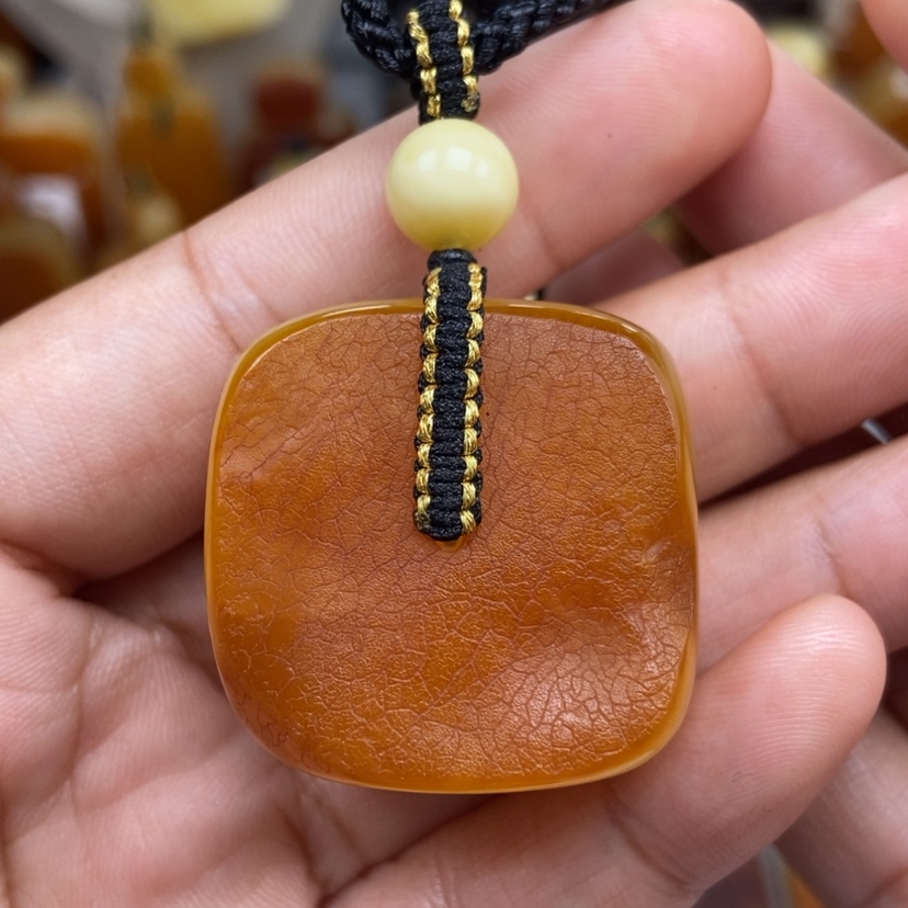 【闪购商品】琥珀颈饰未镶嵌