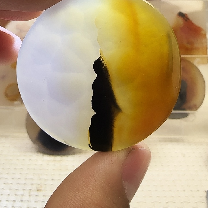 玛瑙/玉髓未镶嵌珠宝奇石