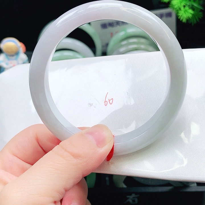 翡翠未镶嵌手镯402