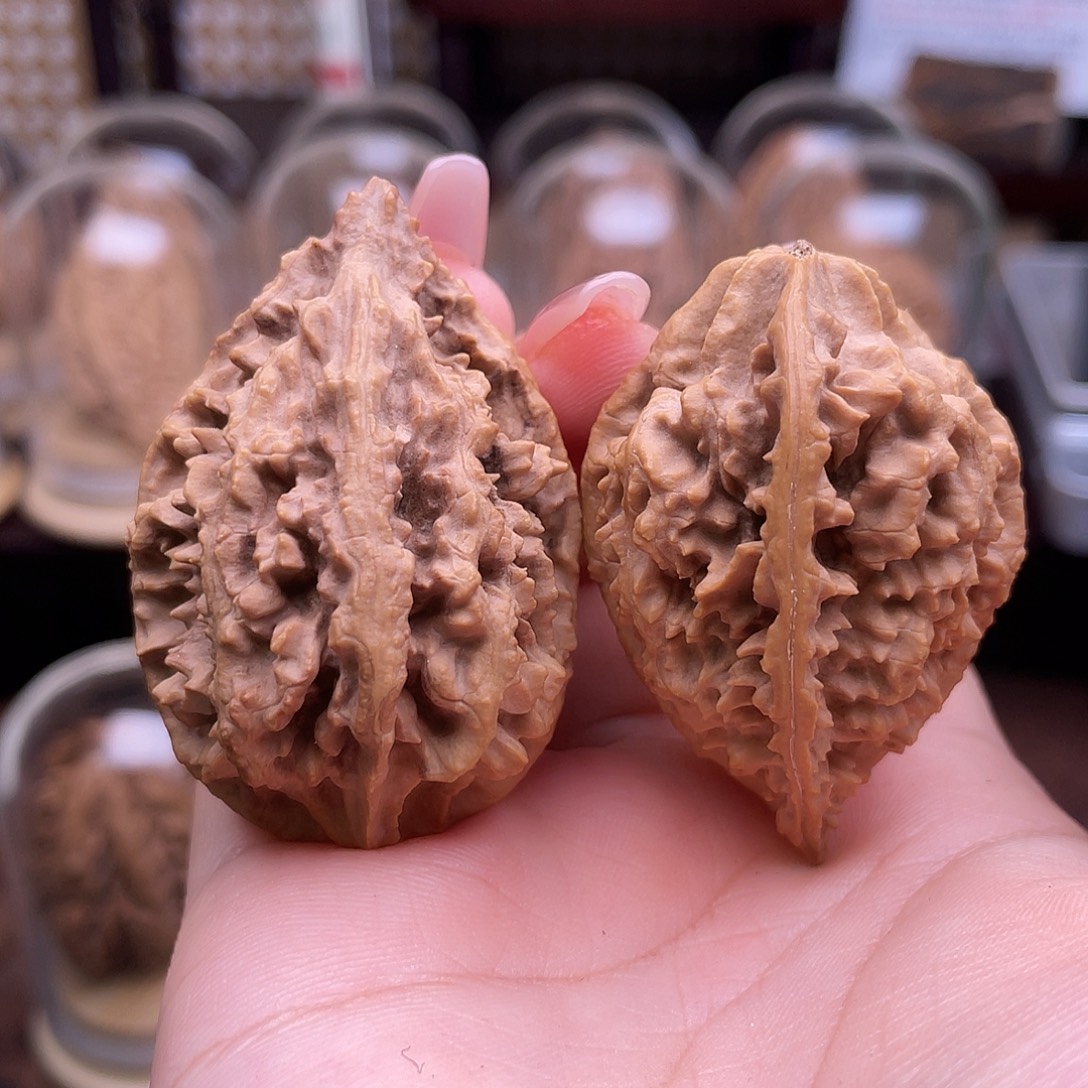 文玩核桃吊坠梅花锤