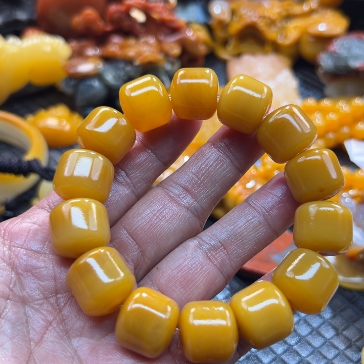 石英质玉（黄龙玉）颈饰未镶嵌