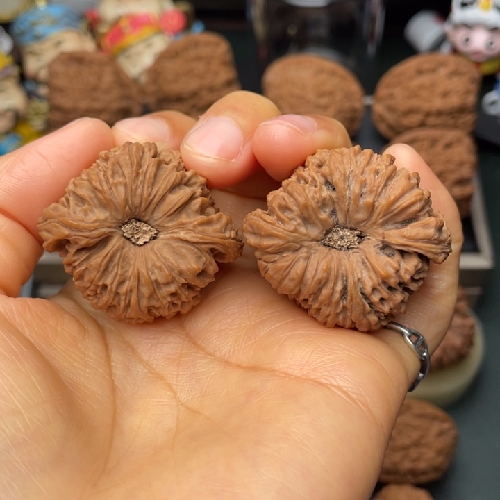 吊坠文玩核桃38尺拉丝满纹酒杯凹底魔眼