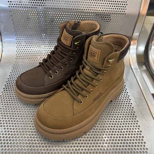 8122冬季保暖舒适休闲马丁靴男靴时尚厚底男士百搭中帮工装靴