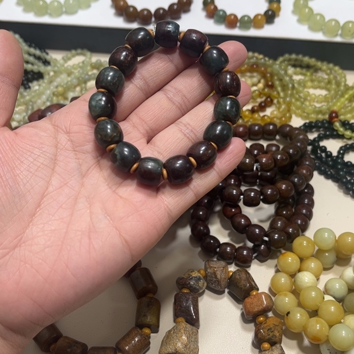 岫岩河磨玉（透闪石质玉）未镶嵌手链