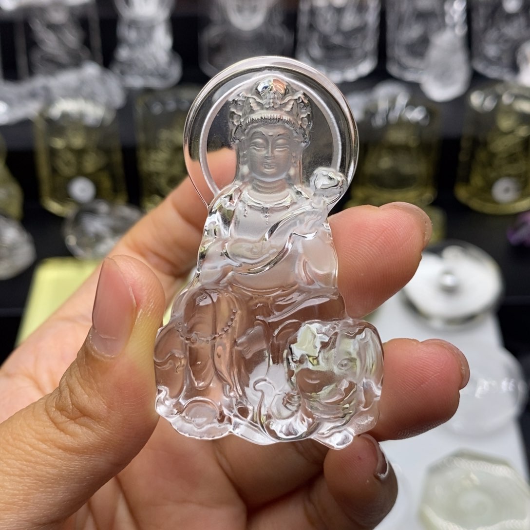 未镶嵌颈饰水晶东*耿普贤