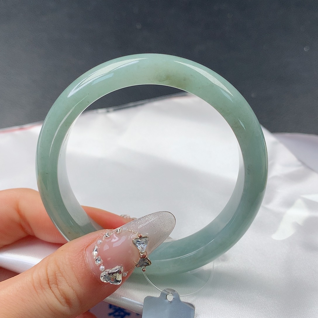 翡翠手镯未镶嵌0099正53