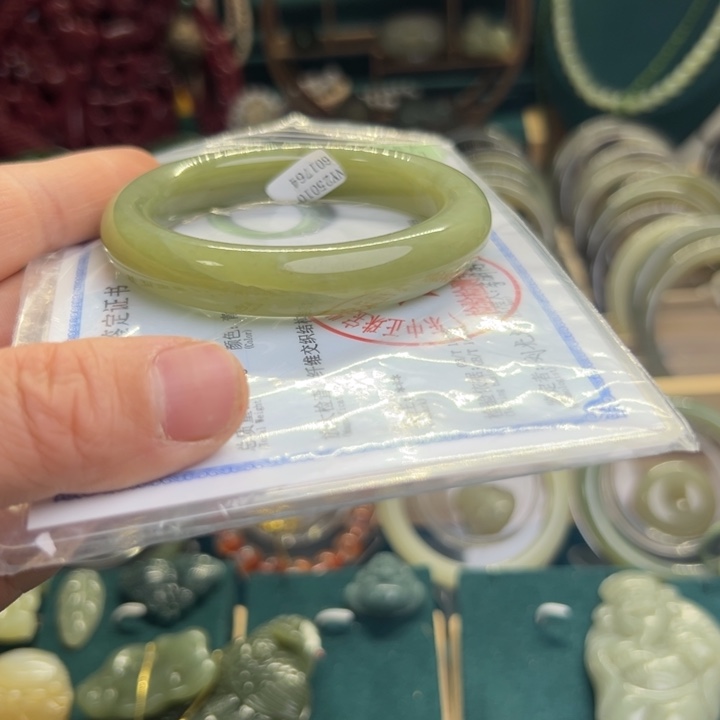 和田玉手镯未镶嵌54.9圈围1764