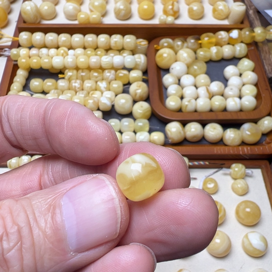 向***生琥珀未镶嵌裸石琥珀蜜蜡
