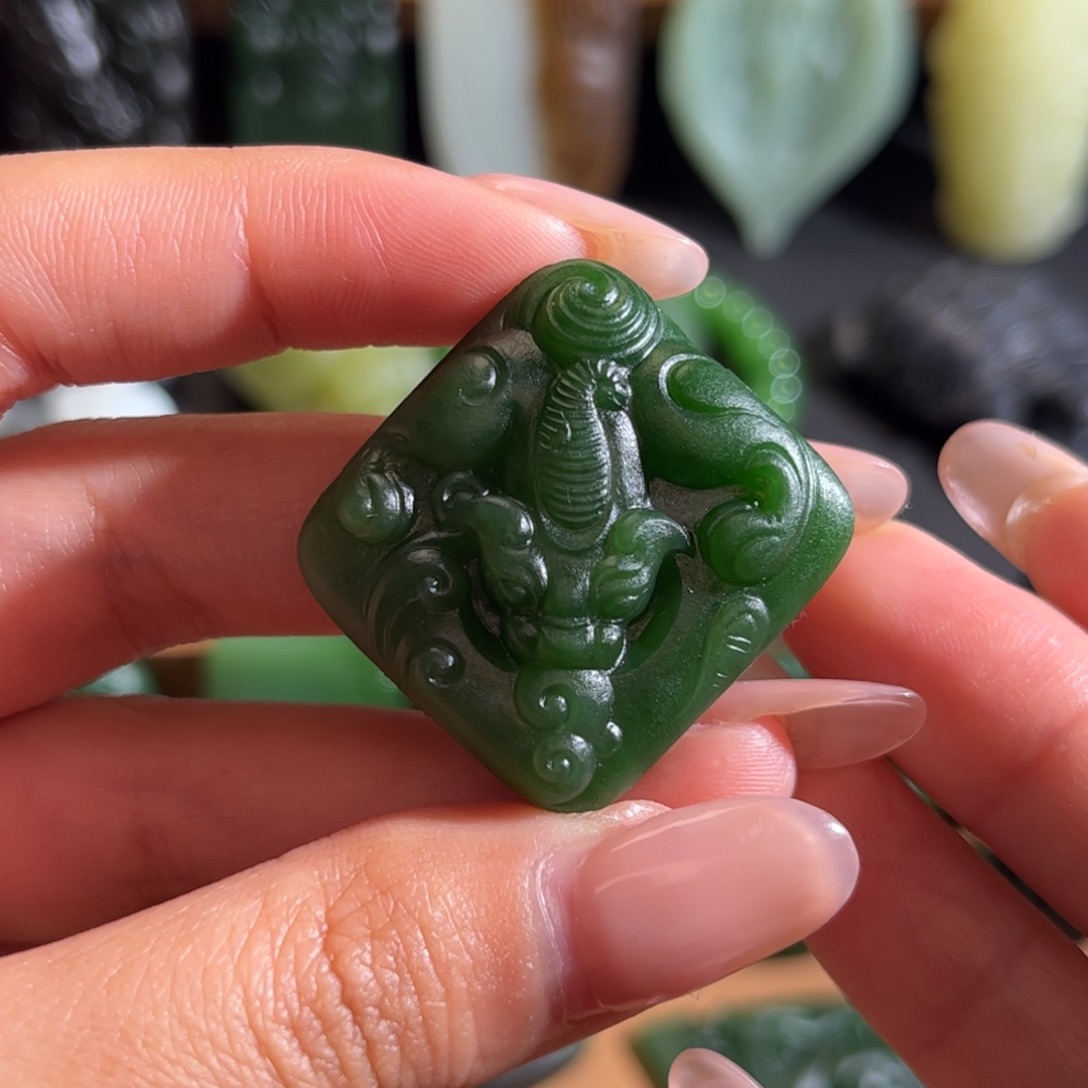 和田玉未镶嵌颈饰