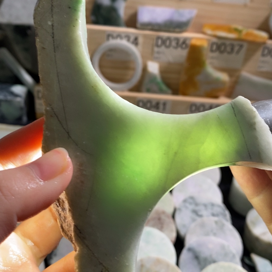 颈饰未镶嵌翡翠天然翡翠