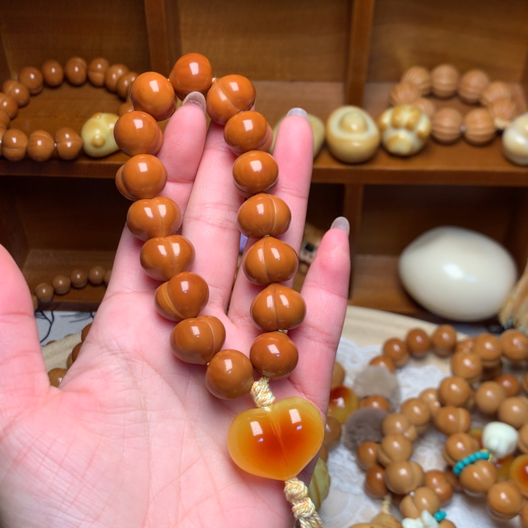 把件猴头核桃15玻璃底屁桃手持爱心