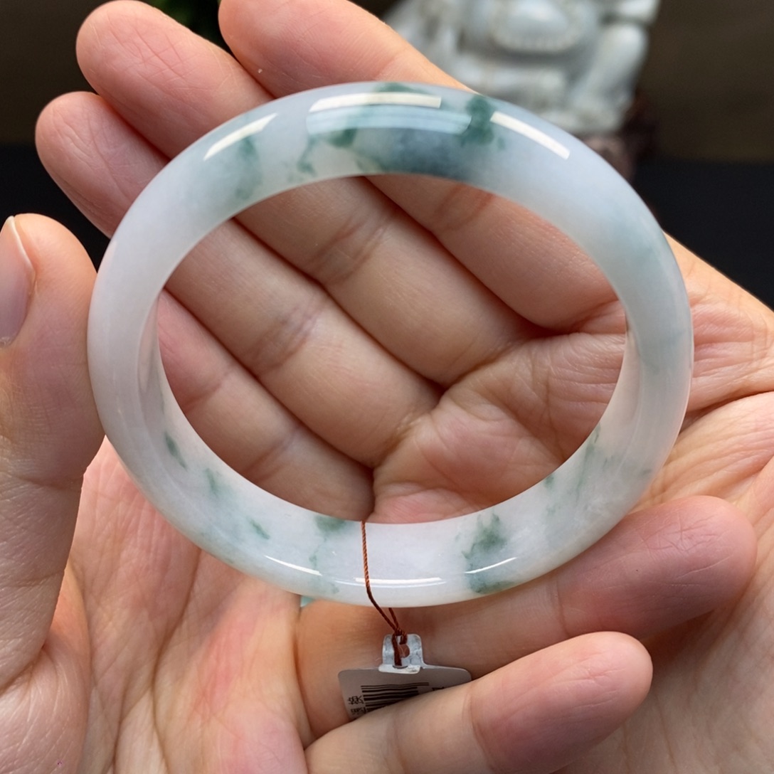 翡翠手镯未镶嵌天然