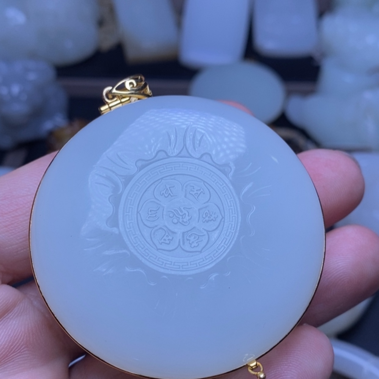 【闪购商品】和田玉（糖玉）颈饰未镶嵌远**叶