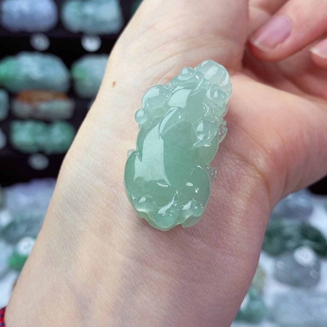 翡翠颈饰未镶嵌天然