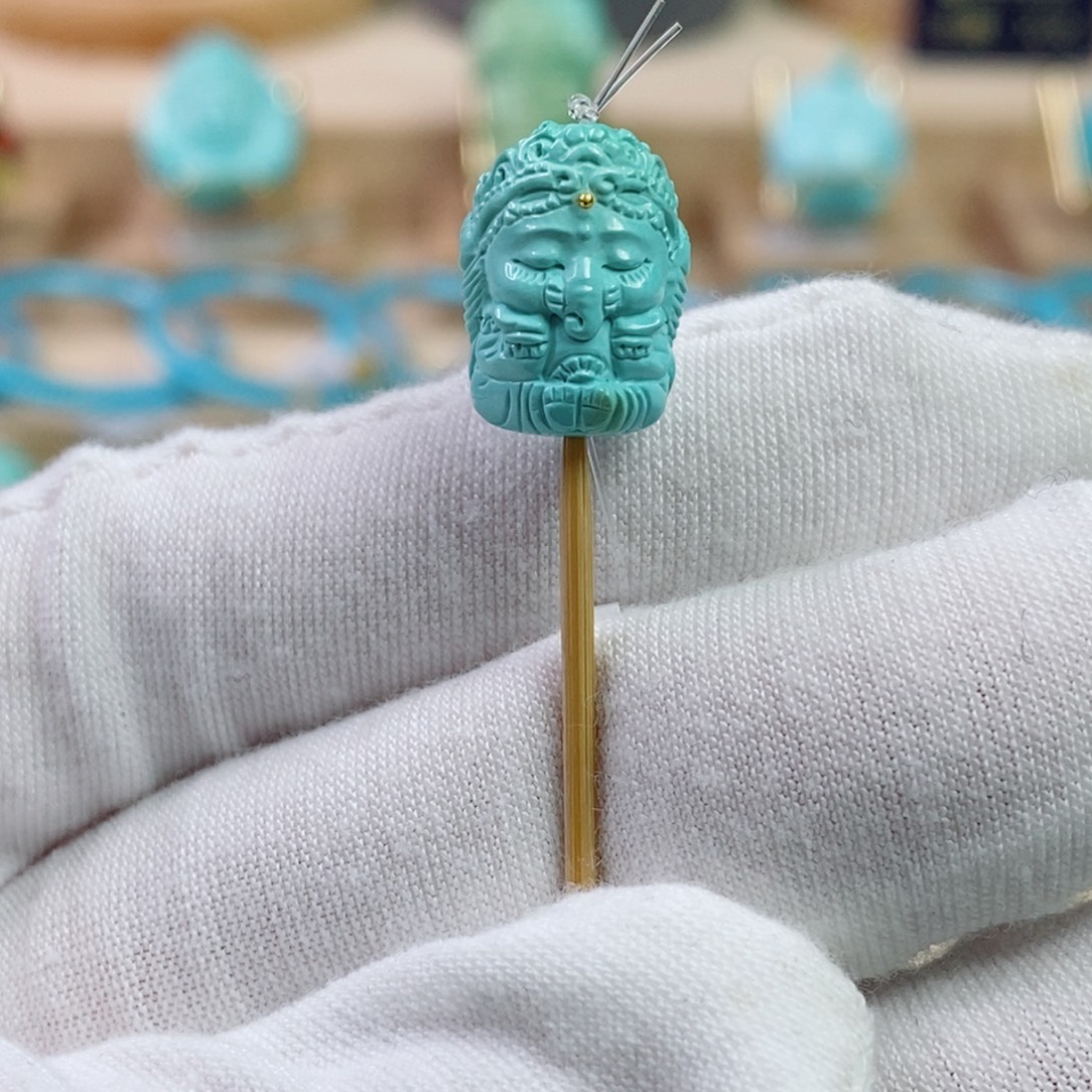 绿松石未镶嵌珠宝奇石