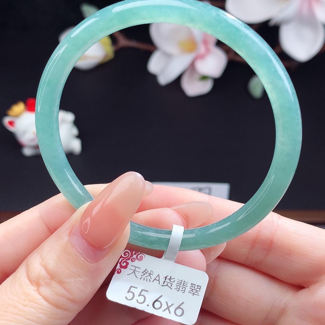 翡翠手镯（圆镯）未镶嵌