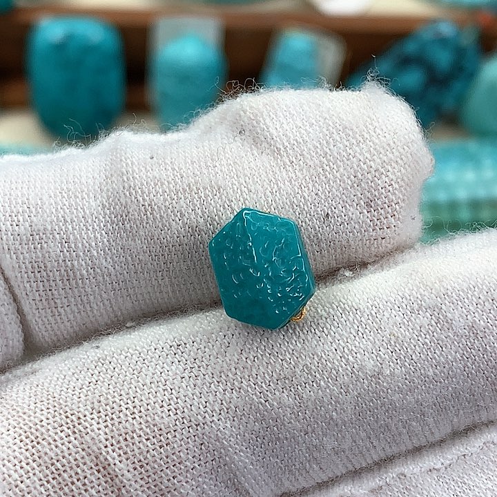 绿松石未镶嵌挂件