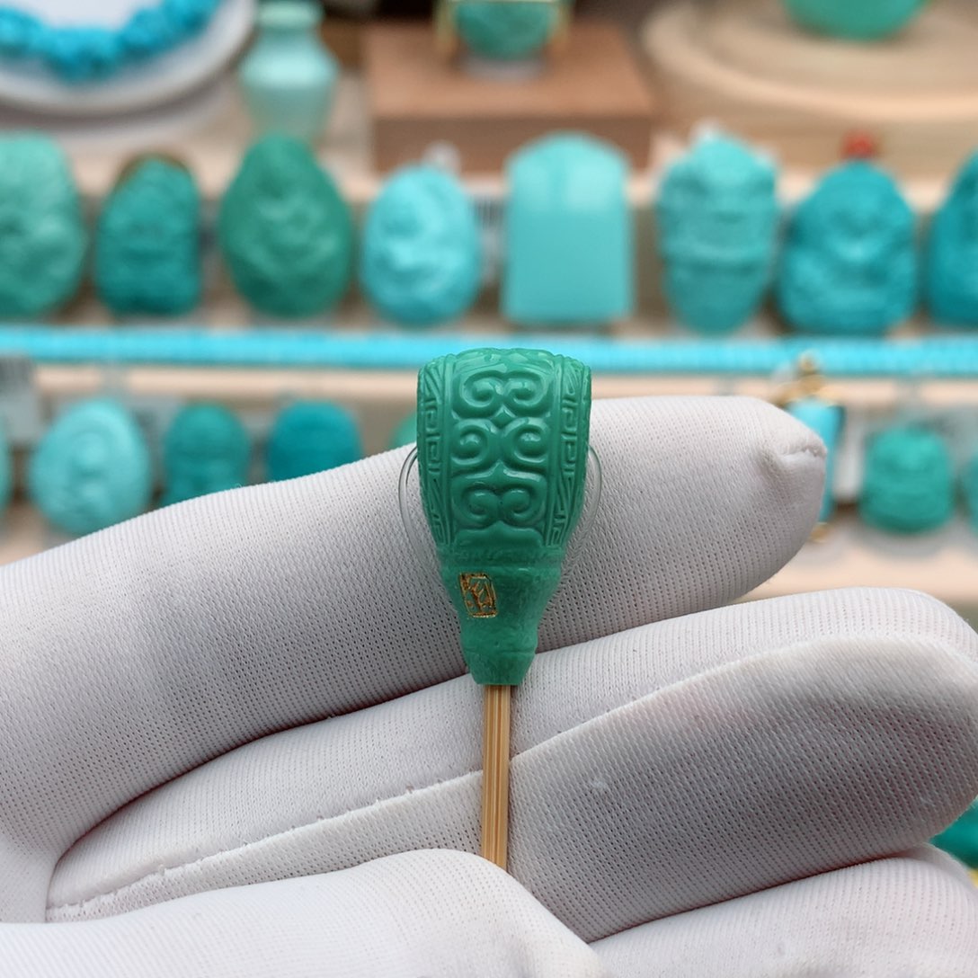 绿松石珠宝奇石未镶嵌重：4克