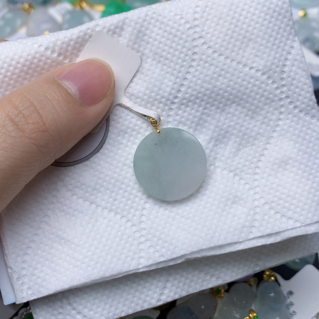 翡翠18K金镶嵌颈饰天然A货翡翠