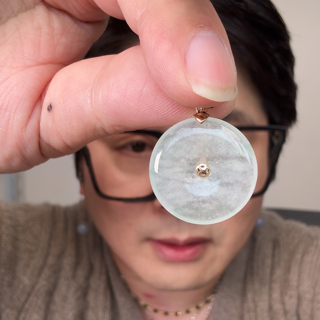 翡翠18K金镶嵌颈饰一件