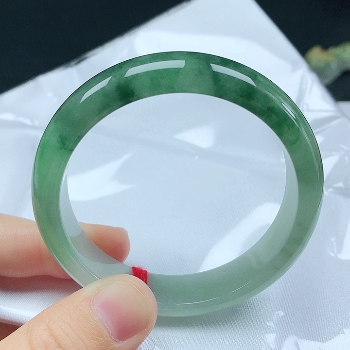 翡翠手镯未镶嵌天然翡翠手镯