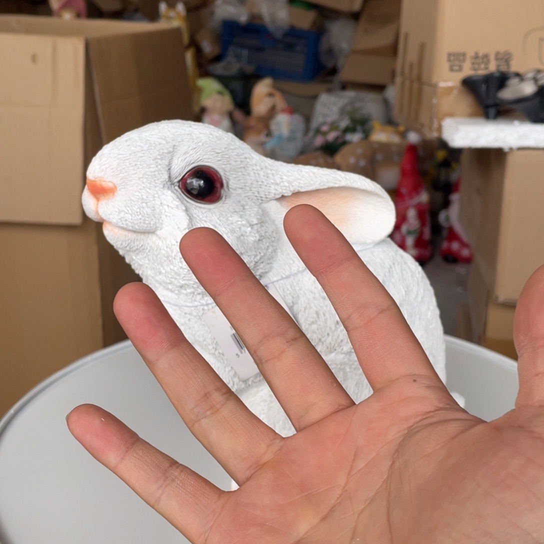 【闪购商品】树脂仿真小白兔一个摆件