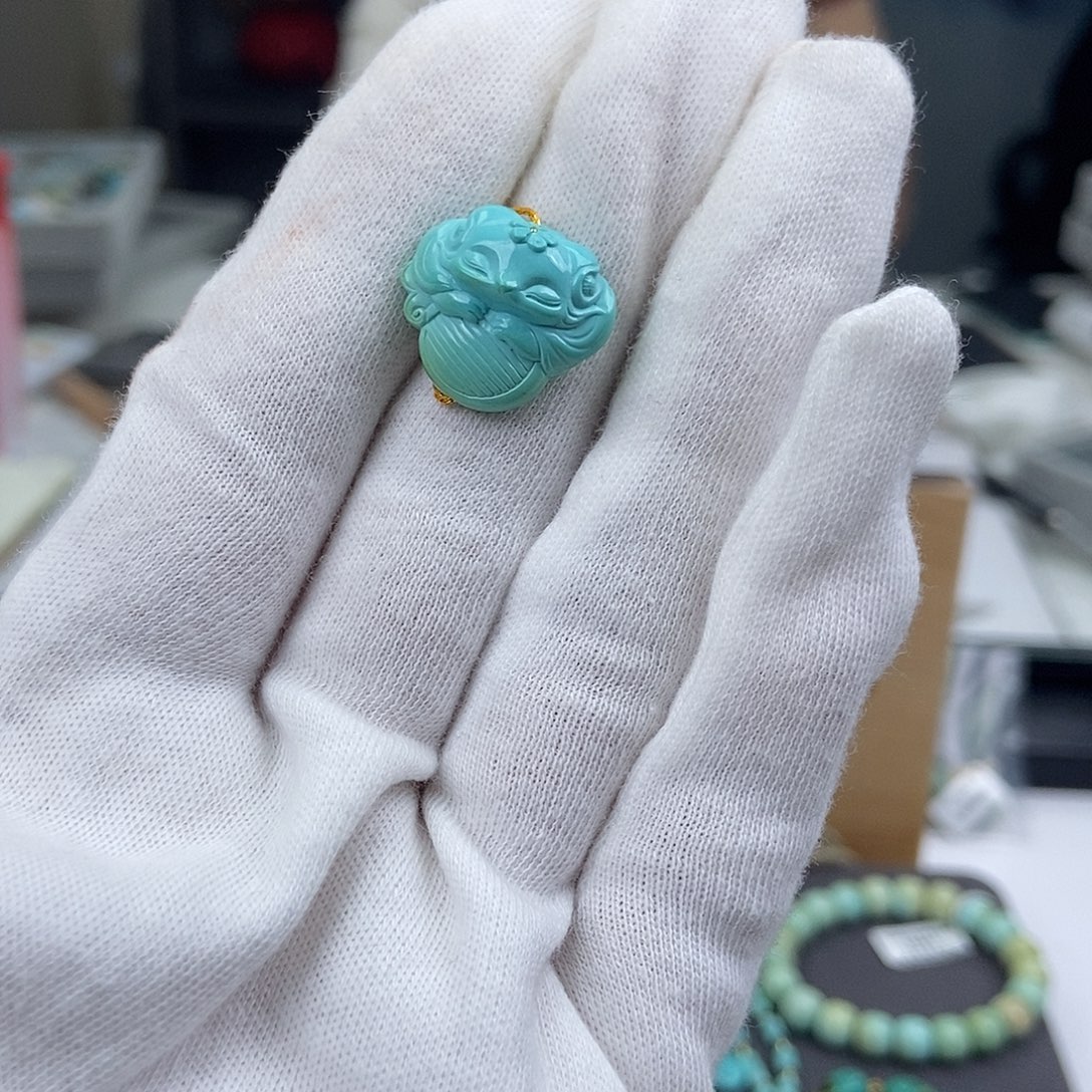 绿松石未镶嵌珠宝奇石