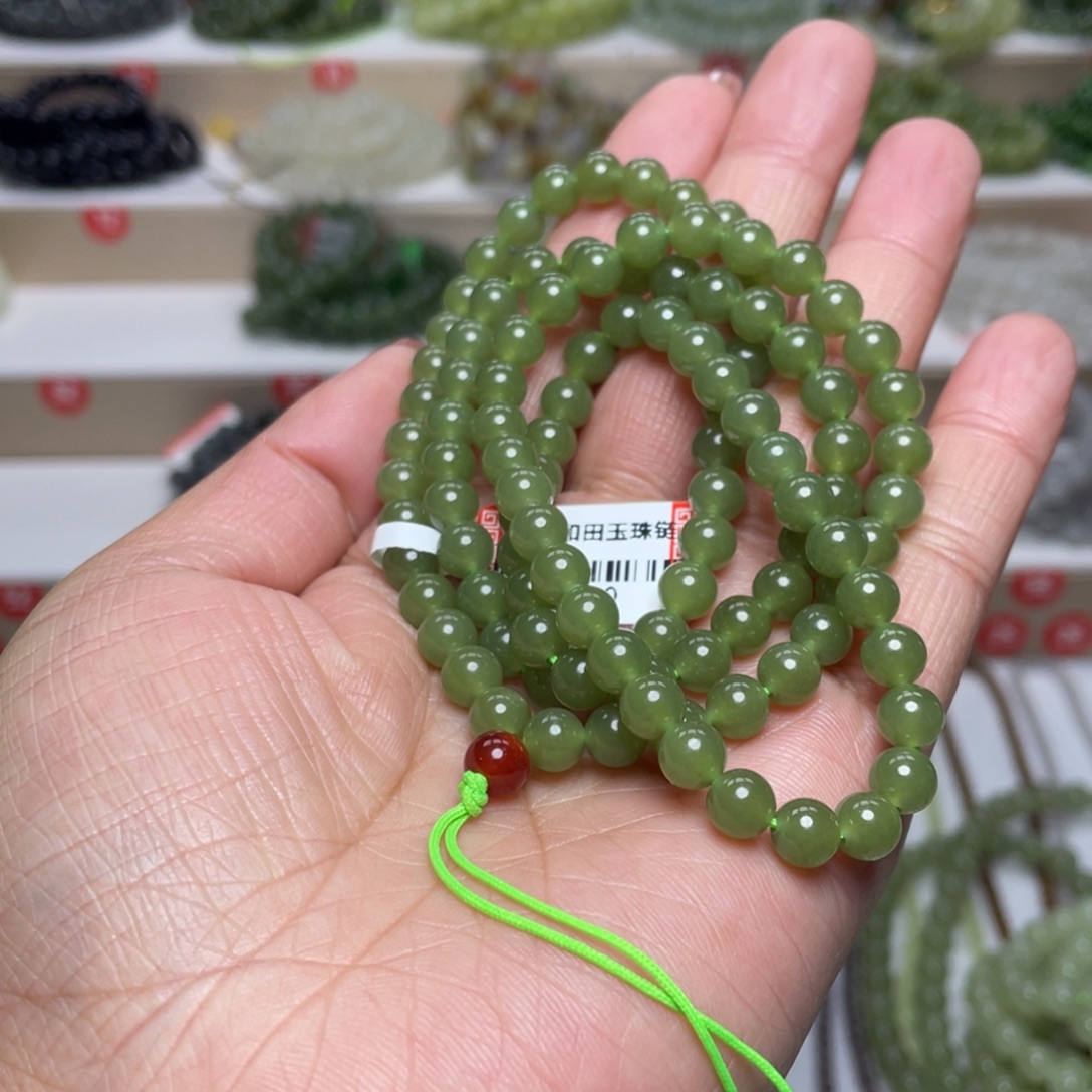 桃***妹和田玉未镶嵌颈饰