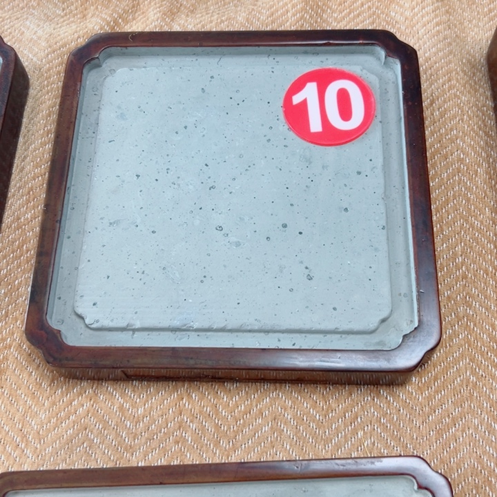 砖雕大漆金砖小干泡盘19厘米，微瑕，落款不清晰