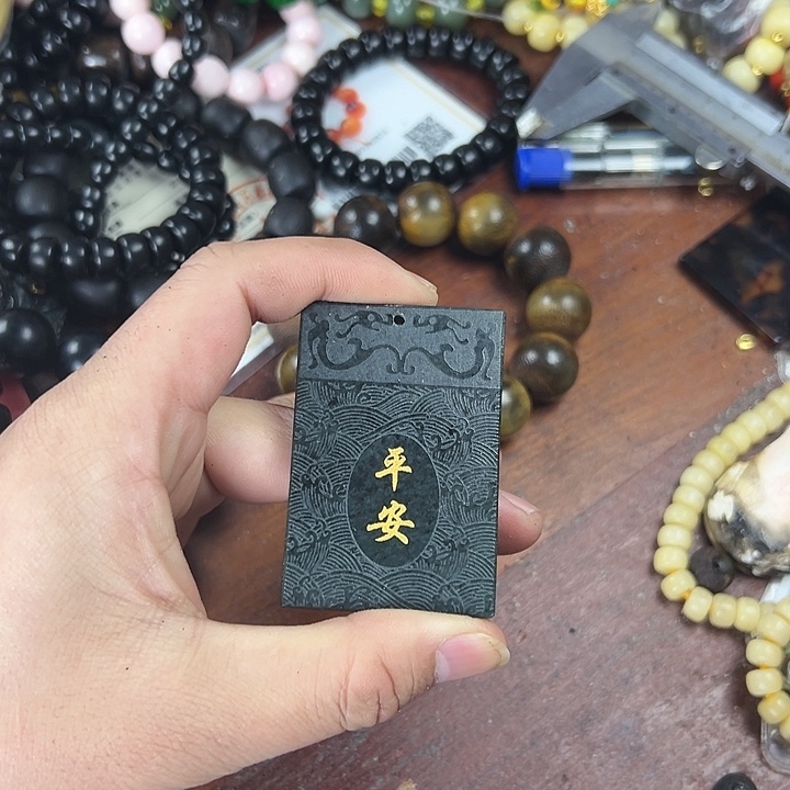 和田玉（糖玉）颈饰未镶嵌