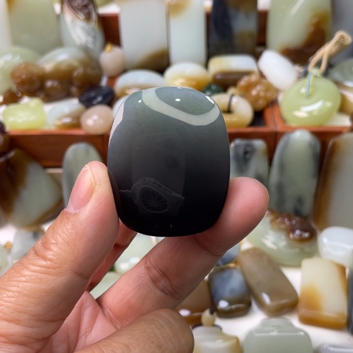 和田玉未镶嵌颈饰