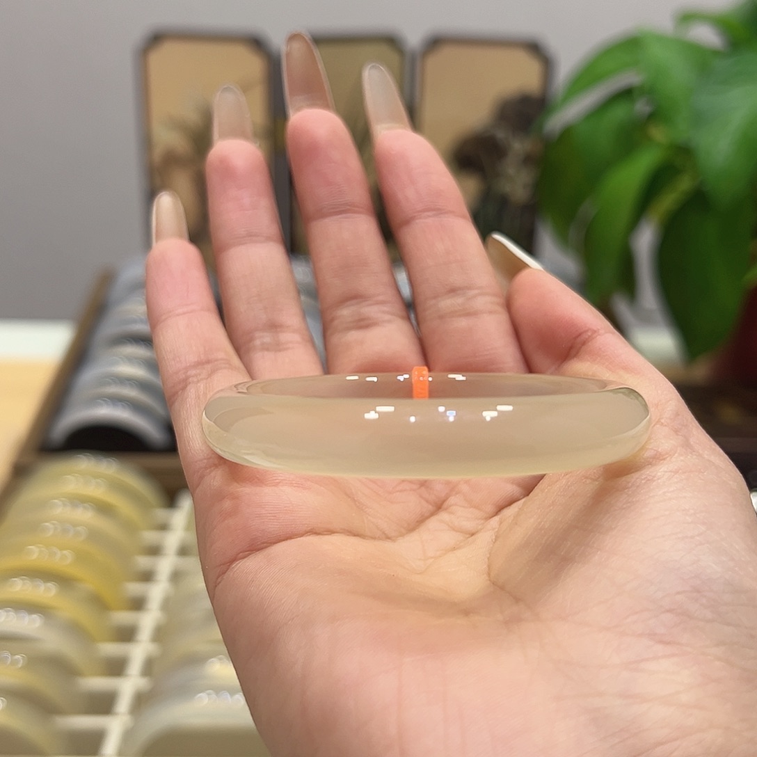 y***¹玛瑙/玉髓未镶嵌手镯